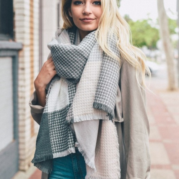 NEW Gray + Blush Pink Blanket Scarf - Picture 2 of 5